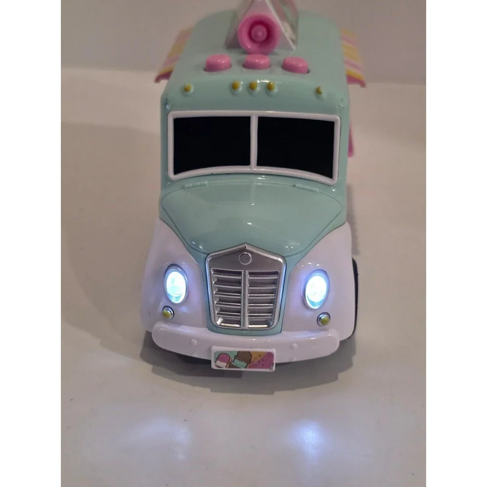 MAXX ACTION ICE CREAM TRUCK TOY FRICTION  MOTOR LIGHTS & SOUNDS (RUBBER TIRES)